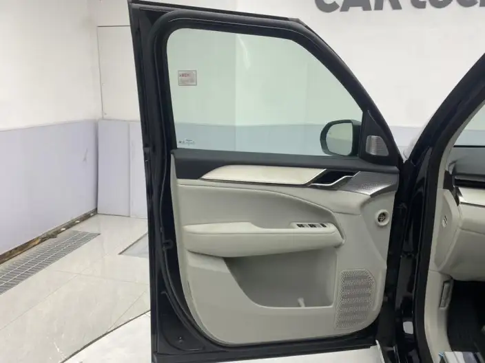 Volvo EM90 2025 Model Ultra VI seat – фото 25