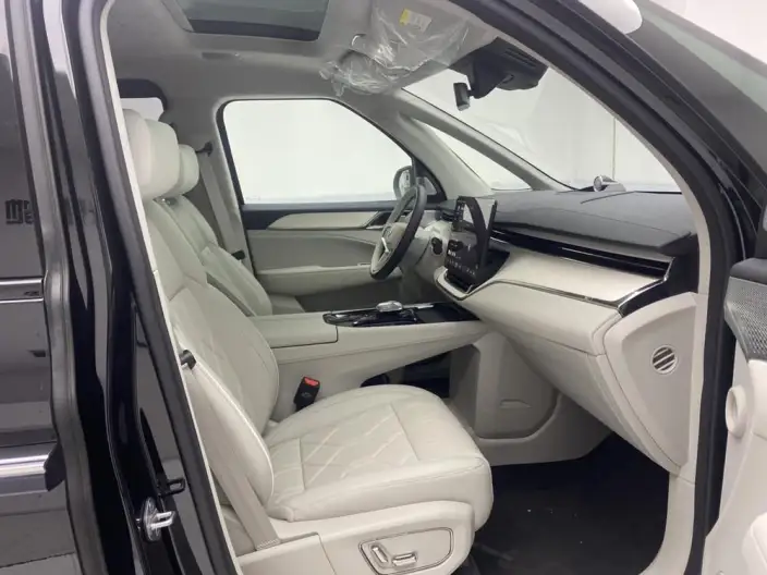 Volvo EM90 2025 Model Ultra VI seat – фото 27
