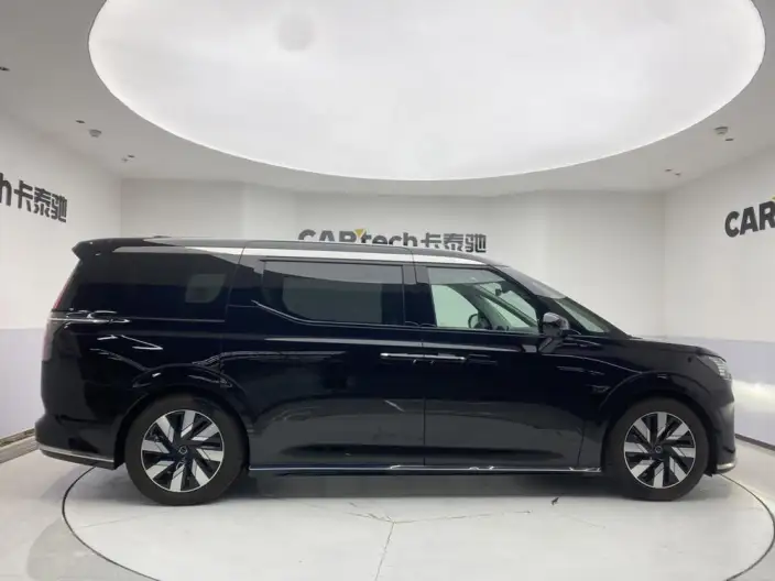 Volvo EM90 2025 Model Ultra VI seat – фото 8