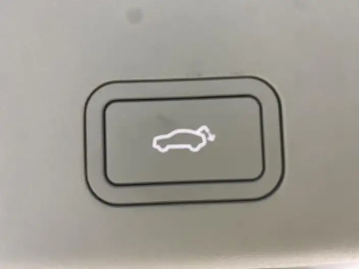 Volvo EM90 2025 Model Ultra VI seat – фото 10