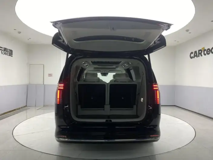 Volvo EM90 2025 Model Ultra VI seat – фото 13