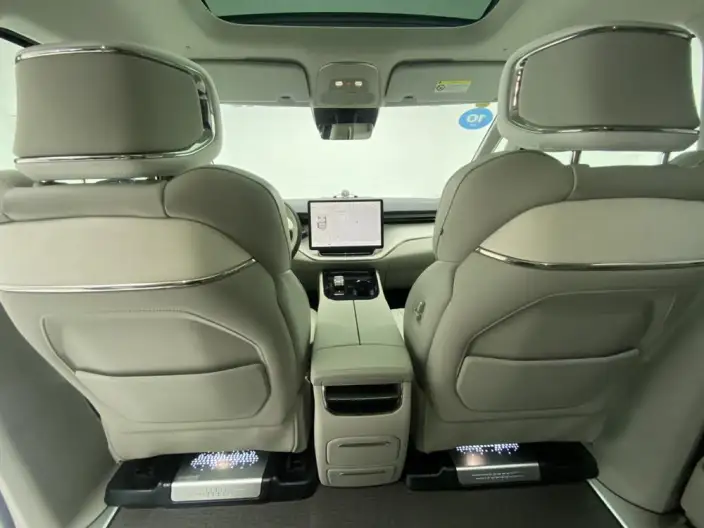 Volvo EM90 2025 Model Ultra VI seat – фото 22