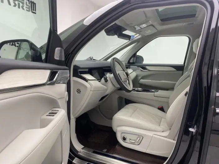 Volvo EM90 2025 Model Ultra VI seat – фото 23