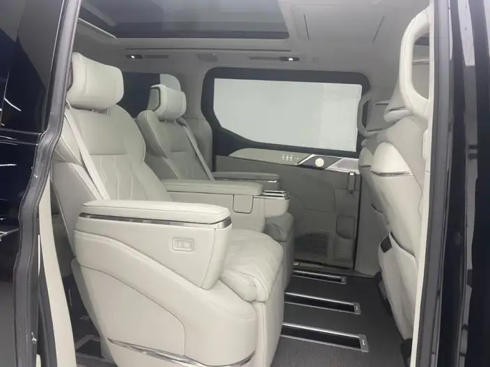 Volvo EM90 2025 Model Ultra VI seat – фото 30