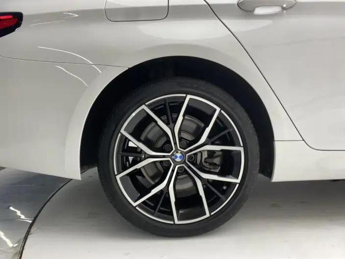 BMW 5 Series 2023 Model 530Li Exclusive Model M Sports Set – фото 19