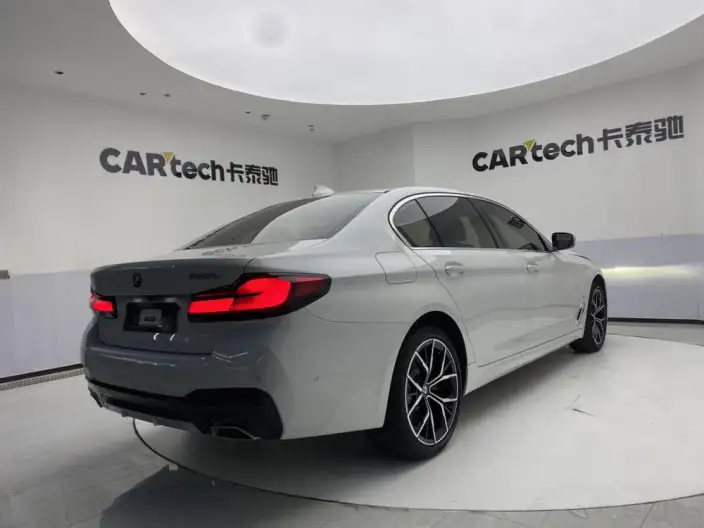 BMW 5 Series 2023 Model 530Li Exclusive Model M Sports Set – фото 37