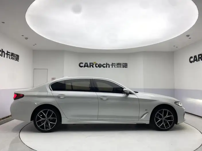 BMW 5 Series 2023 Model 530Li Exclusive Model M Sports Set – фото 38