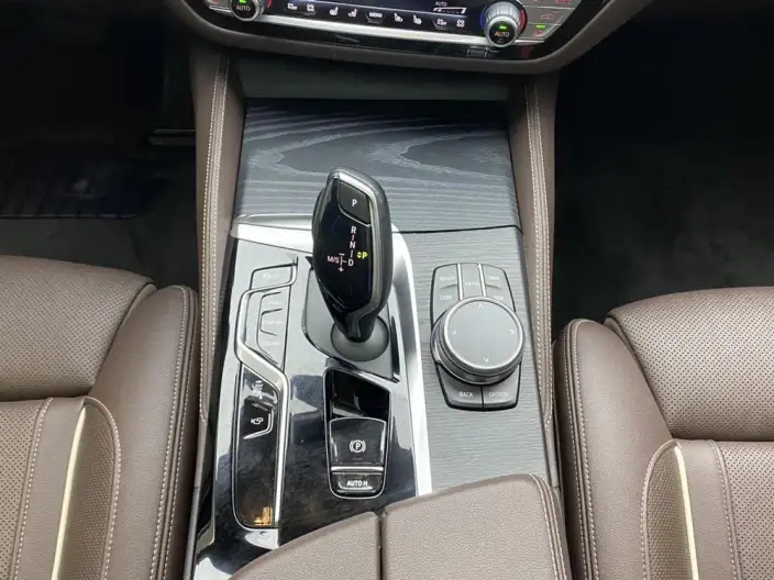 BMW 5 Series 2023 Model 530Li Exclusive Model M Sports Set – фото 54