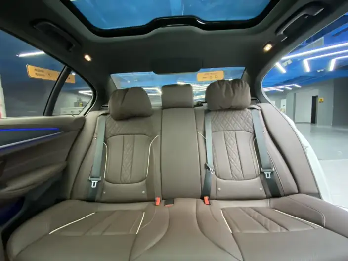 BMW 5 Series 2023 Model 530Li Exclusive Model M Sports Set – фото 57