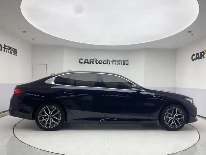 BMW i5 2024 Model eDrive35L M Sports Set – фото 8