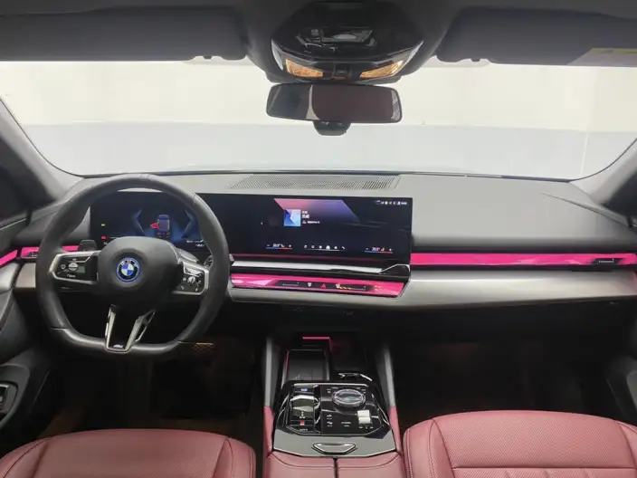BMW i5 2024 Model eDrive35L M Sports Set – фото 21
