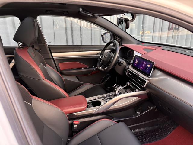 Geely Binyue Модель 2020 года PRO 260T DCT Knight – фото 10