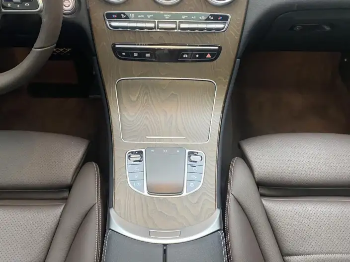 Mercedes-Benz GLC 2022 Model Facelift GLC 300 L 4MATIC Dynamic Model Collector Edition – фото 24