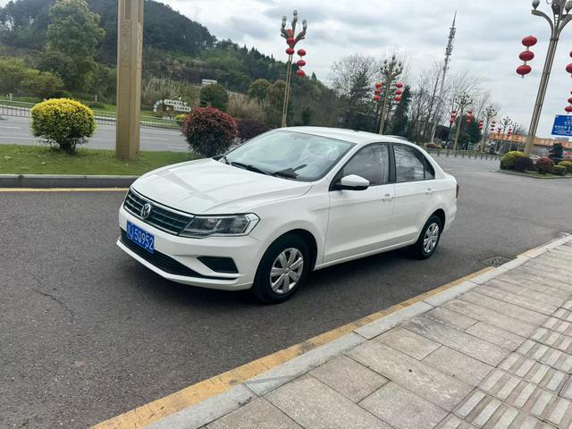 Volkswagen Jetta 2017 1.5L Automatic Fashion – фото 1