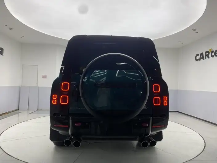 Land Rover Defender 2025 Model 130 3.0T P400 VII seat Luxury Edition – фото 6