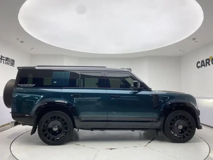 Land Rover Defender 2025 Model 130 3.0T P400 VII seat Luxury Edition – фото 8