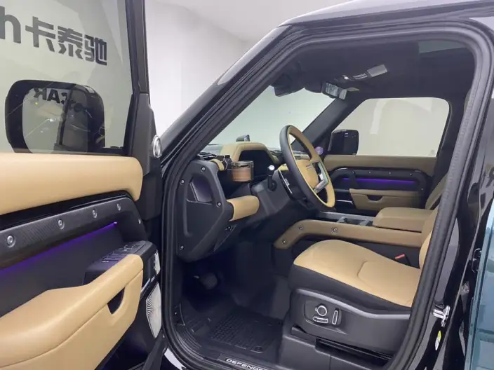 Land Rover Defender 2025 Model 130 3.0T P400 VII seat Luxury Edition – фото 25