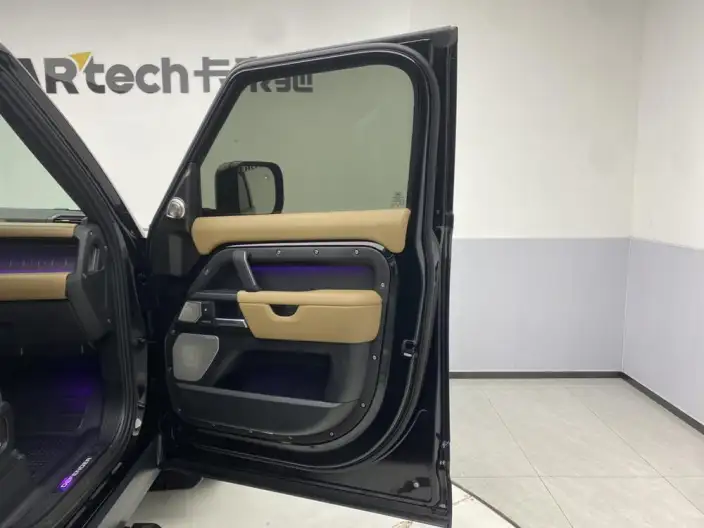 Land Rover Defender 2025 Model 130 3.0T P400 VII seat Luxury Edition – фото 29