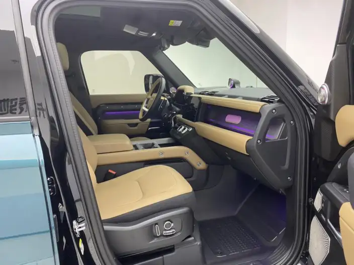 Land Rover Defender 2025 Model 130 3.0T P400 VII seat Luxury Edition – фото 30