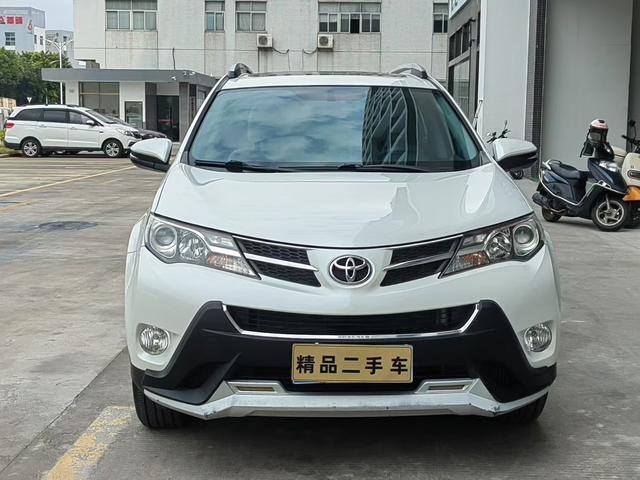 Toyota RAV4 2015 2.0L CVT 2WD Fashion – фото 2