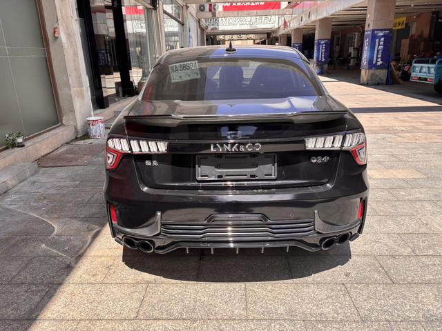 Lynk & Co 03+ 2019 Facelift 2.0TD Automatic Lie Feng – фото 5