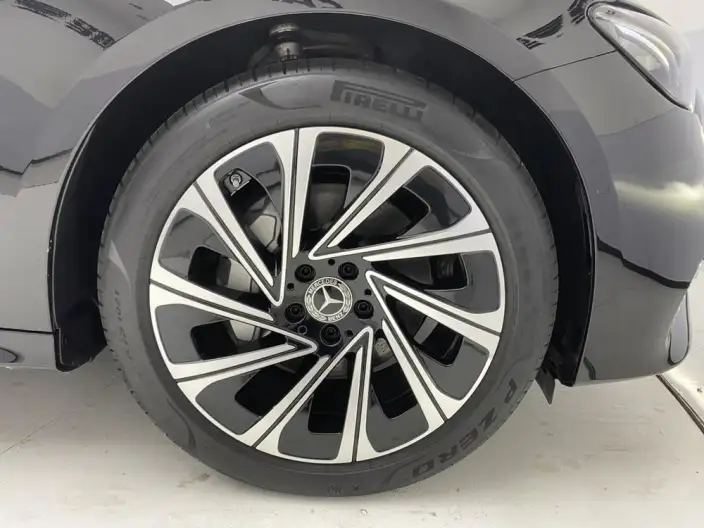 Mercedes-Benz E-Class 2025 Model E 300 L Luxury Model sedan – фото 41