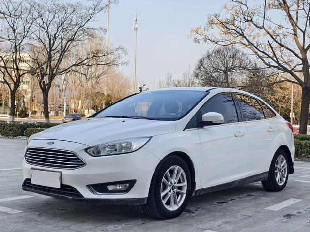 Ford Focus 2017 модификация Тройная литиевая батарея кузов EcoBoost 180 Automatic Elite – фото 1