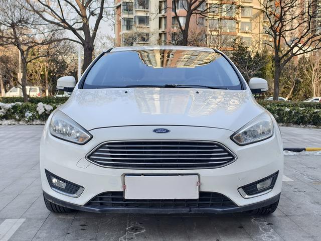 Ford Focus 2017 модификация Тройная литиевая батарея кузов EcoBoost 180 Automatic Elite – фото 2