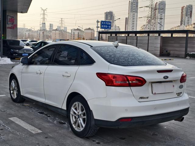 Ford Focus 2017 модификация Тройная литиевая батарея кузов EcoBoost 180 Automatic Elite – фото 4