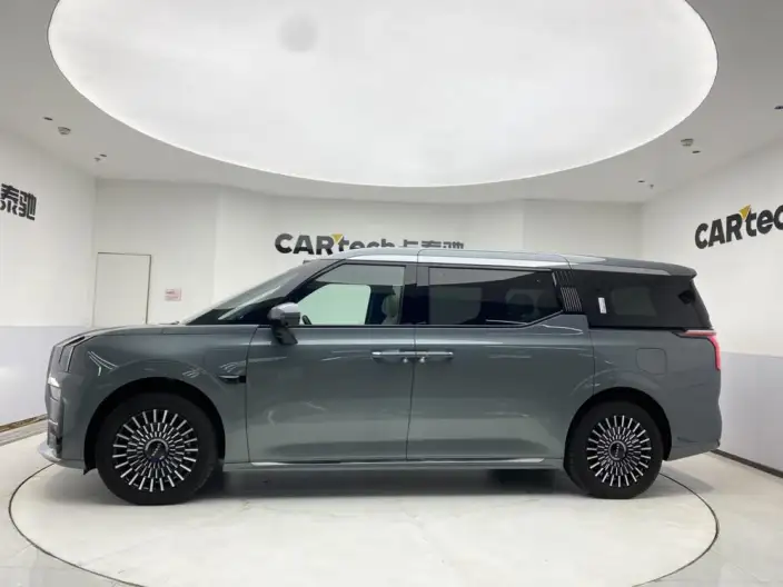 ZEEKR 009 2024 Model VI seat Executive Edition 4WD 108kWh – фото 4