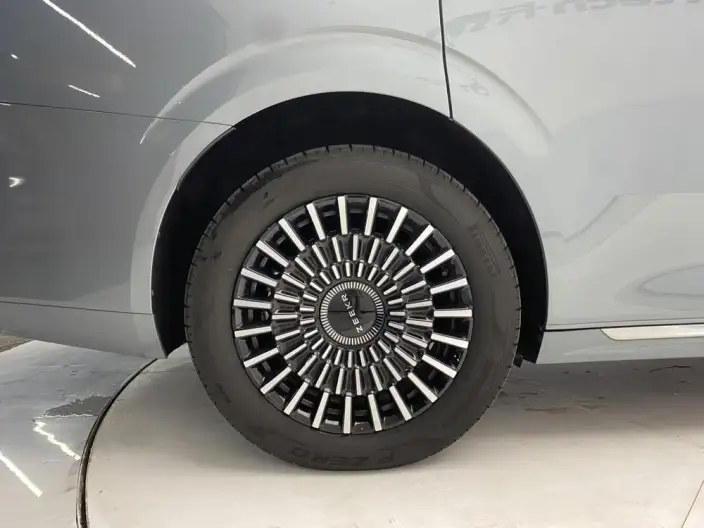 ZEEKR 009 2024 Model VI seat Executive Edition 4WD 108kWh – фото 12