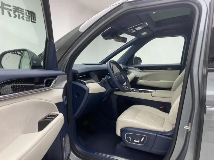 ZEEKR 009 2024 Model VI seat Executive Edition 4WD 108kWh – фото 24
