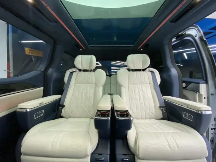 ZEEKR 009 2024 Model VI seat Executive Edition 4WD 108kWh – фото 25