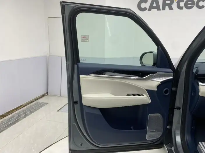 ZEEKR 009 2024 Model VI seat Executive Edition 4WD 108kWh – фото 27