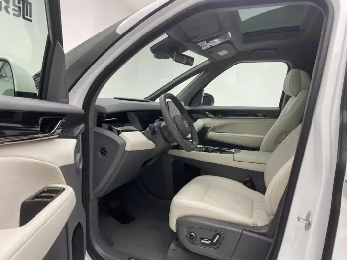 ZEEKR 009 2024 Model VI seat Executive Edition 4WD 108kWh – фото 6