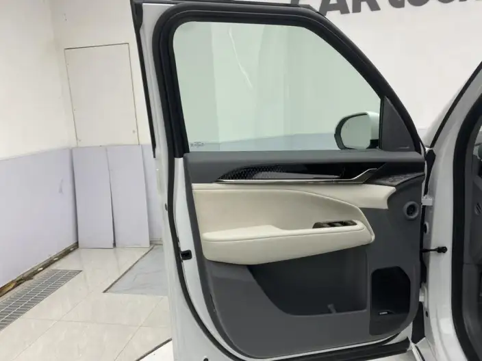 ZEEKR 009 2024 Model VI seat Executive Edition 4WD 108kWh – фото 8