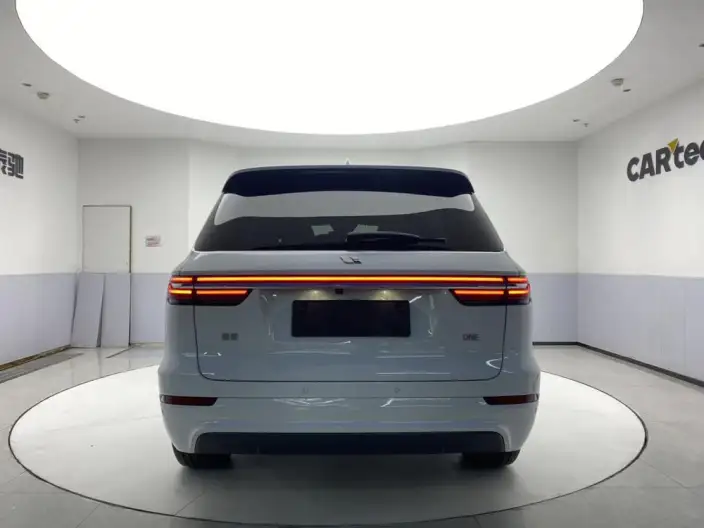 Li Auto ONE 2020 Model Extended Range 6 seat Edition – фото 6
