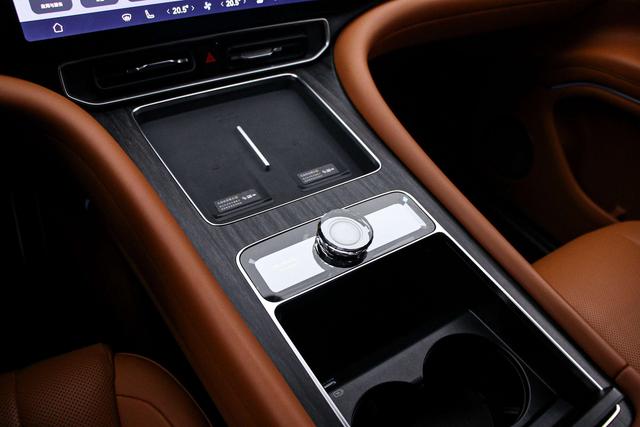 AITO M9 2024 Extended-Range Ultra 6-Seater – фото 7