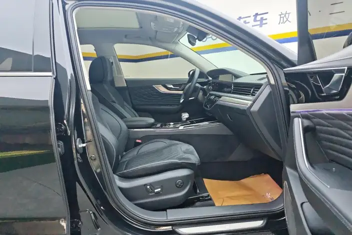 Hongqi HS5 2022 Model Facelift 2.0T Smart Flag Enjoy Edition – фото 15