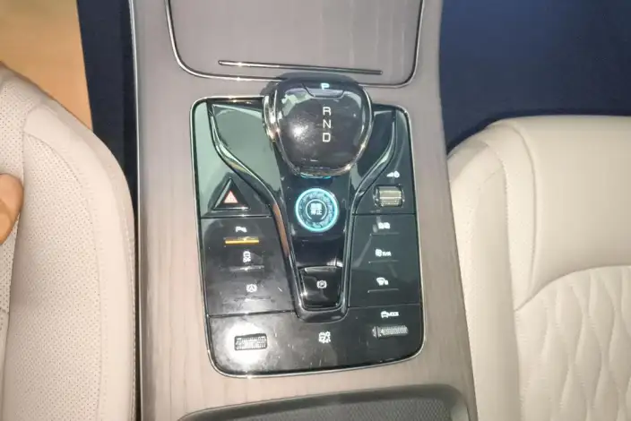 BYD Han DM 2024 Model DM-i Honor Edition 121KM Exclusive Model – фото 14