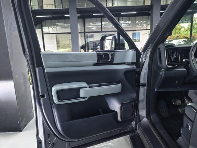 Leopard 5 2025 Model Tian Shen Smart Drive Max Edition – фото 6