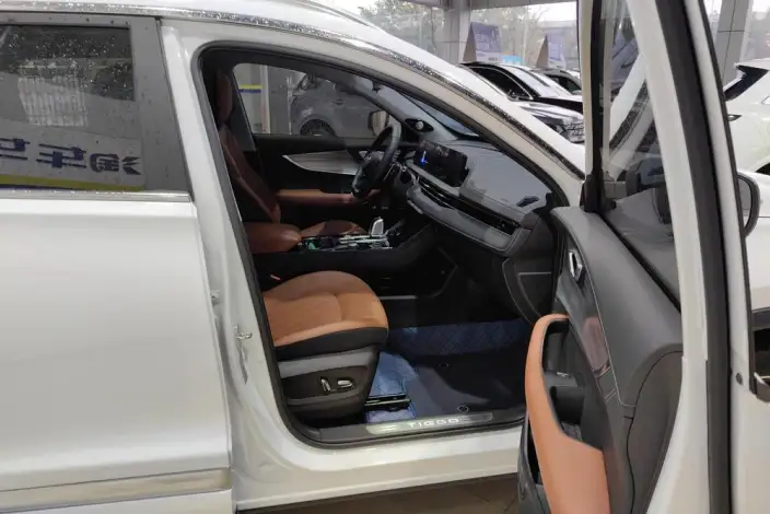 Chery Tiggo 8 PLUS 2022 Model 290TGDI DCT Luxury Shine Edition – фото 32