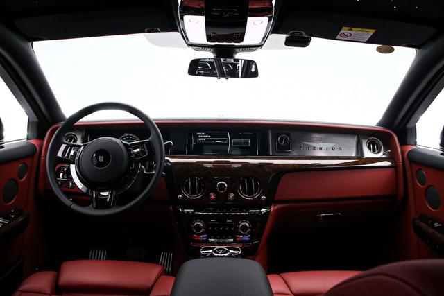 Phantom Модель 2018 года 6.7T Long wheelbase Edition – фото 5