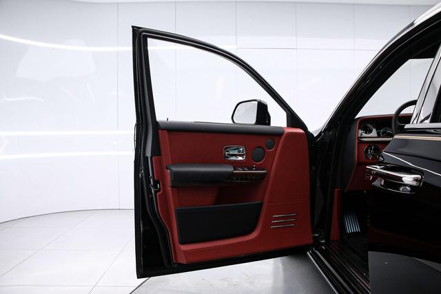 Phantom Модель 2018 года 6.7T Long wheelbase Edition – фото 11