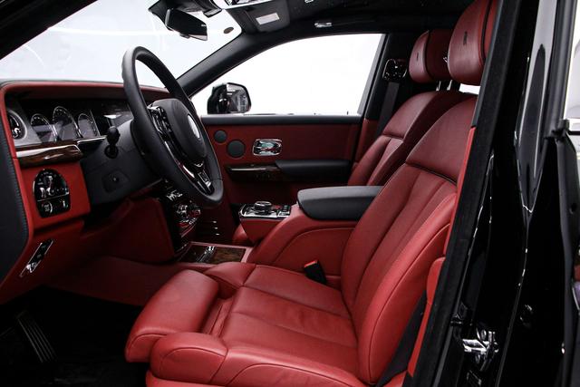 Phantom Модель 2018 года 6.7T Long wheelbase Edition – фото 12