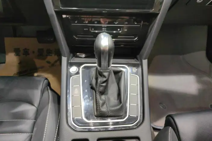 Volkswagen Magotan 2020 Model 330TSI DSG Leading Model – фото 14
