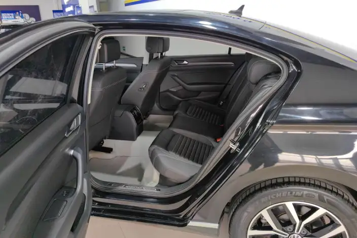 Volkswagen Magotan 2020 Model 330TSI DSG Leading Model – фото 32