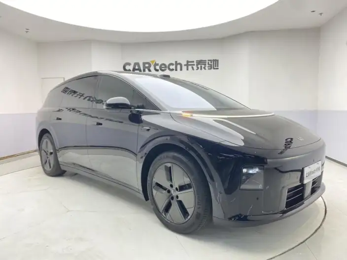 Li Auto i8 2025 Model Standard Edition – фото 3