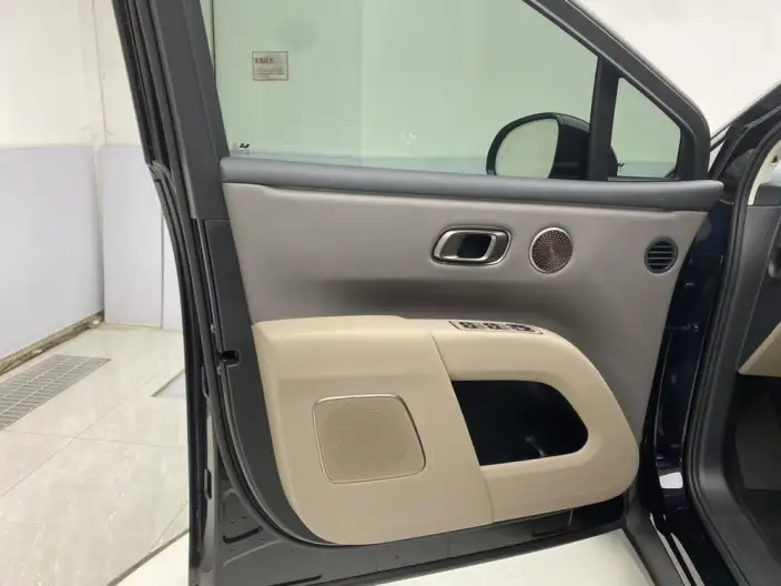 Li Auto i8 2025 Model Standard Edition – фото 26