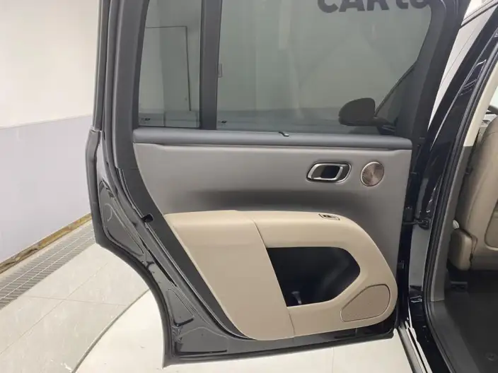 Li Auto i8 2025 Model Standard Edition – фото 28